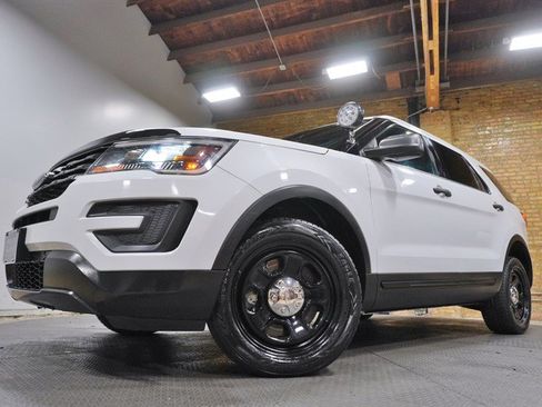 Used 2018 Ford Explorer 4WD Police Interceptor image 3