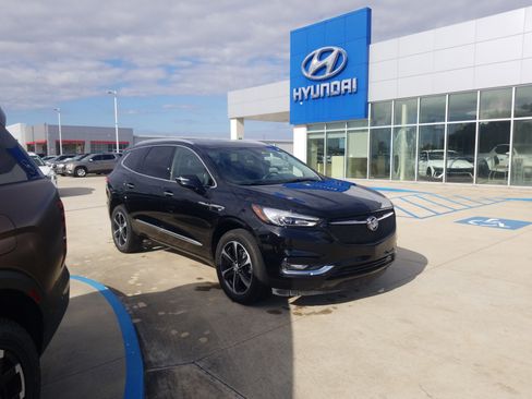 Used 2021 Buick Enclave Essence w/ Sport Touring Edition image 1