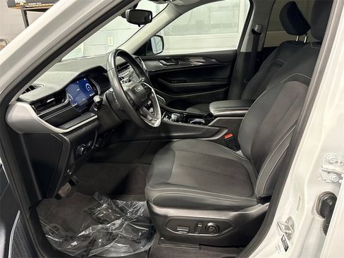 Used 2021 Jeep Grand Cherokee L Laredo w/ Luxury Tech Group I image 6