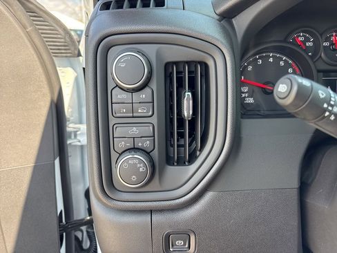 Used 2025 Chevrolet Silverado 1500 W/T w/ WT Value Package AWD/4WD image 25
