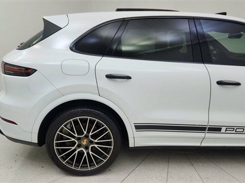 Used 2021 Porsche Cayenne Base image 12
