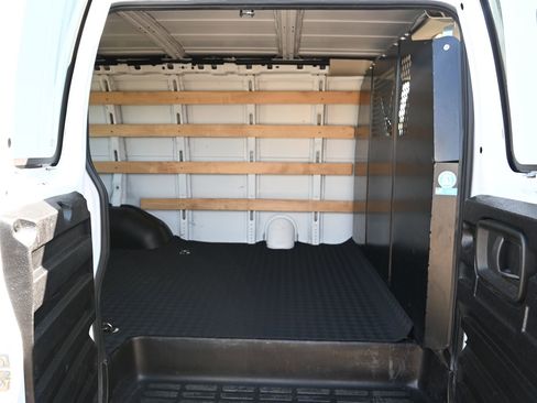 Used 2023 GMC Savana 2500 w/ Driver Convenience Package image 16