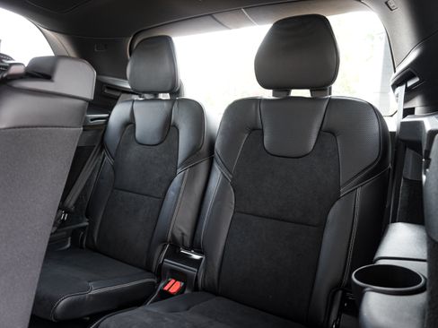 Used 2019 Volvo XC90 T6 R-Design w/ Advanced Package AWD/4WD image 34