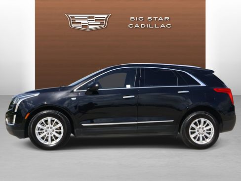 Used 2017 Cadillac XT5 Luxury FWD image 2