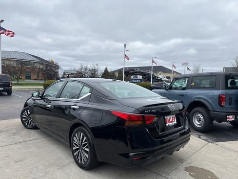 Used 2024 Nissan Altima 2.5 SV image 10