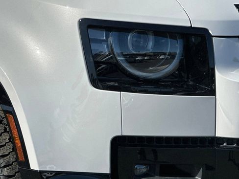 New 2026 Land Rover Defender 130 X-Dynamic SE AWD/4WD image 17