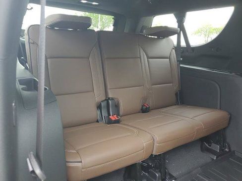 New 2026 Chevrolet Suburban High Country image 13