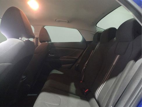 Used 2023 Hyundai Elantra SEL image 9