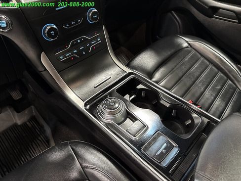 Used 2020 Ford Edge SEL w/ Convenience Package image 29