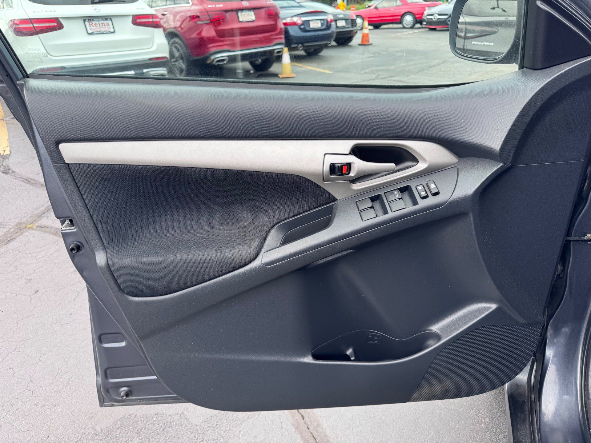 Used 2009 Toyota Matrix XRS FWD image 5