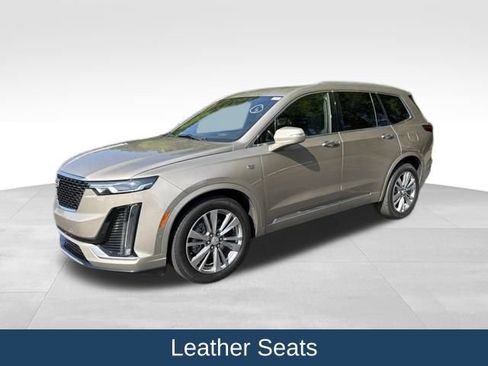 Used 2022 Cadillac XT6 Premium Luxury w/ Technology Package FWD image 4