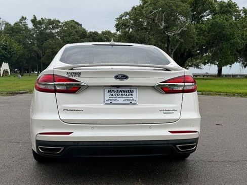 Used 2019 Ford Fusion Titanium FWD image 4
