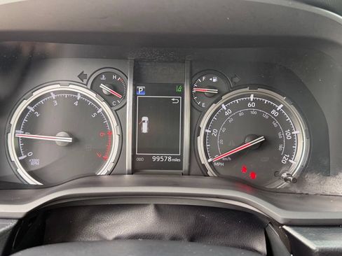 Used 2020 Toyota 4Runner Venture w/ Moonroof Package AWD/4WD image 30