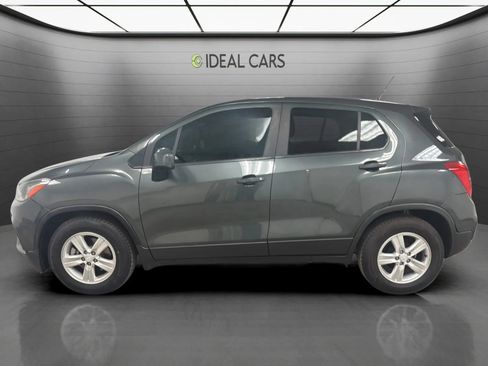 Used 2019 Chevrolet Trax LS w/ Tint and Cruise Package FWD image 8