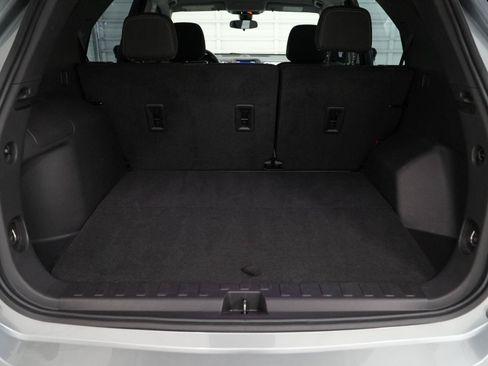 Used 2024 Chevrolet Equinox LS w/ Driver Confidence II Package FWD image 8