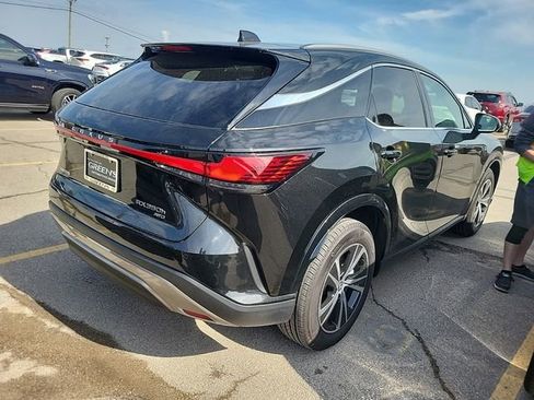 Used 2025 Lexus RX 350h w/ Accessory Package image 4