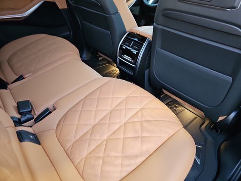 New 2026 BMW X7 xDrive40i image 11