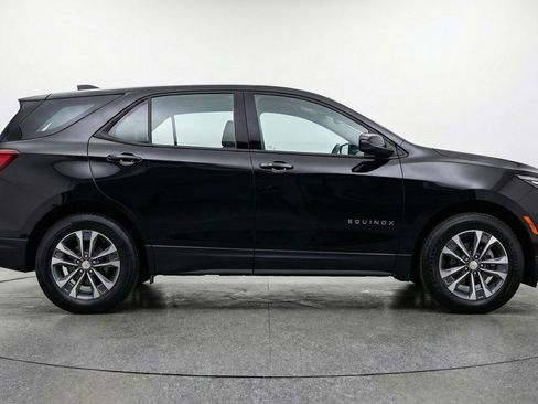 Used 2025 Chevrolet Equinox LT image 11