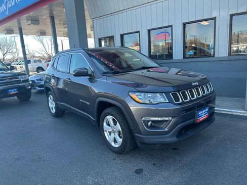 Used 2018 Jeep Compass Latitude image 25