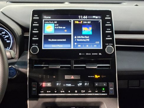 Used 2022 Toyota Avalon Limited image 16