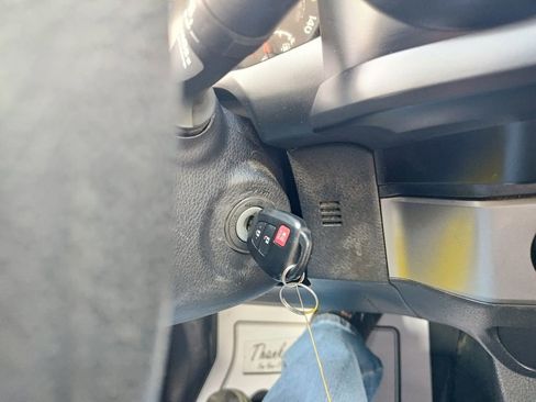 Used 2023 Toyota Tacoma SR AWD/4WD image 21