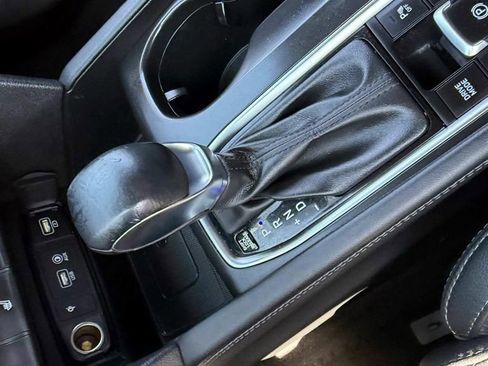 Used 2020 Hyundai Santa Fe Limited AWD/4WD image 19