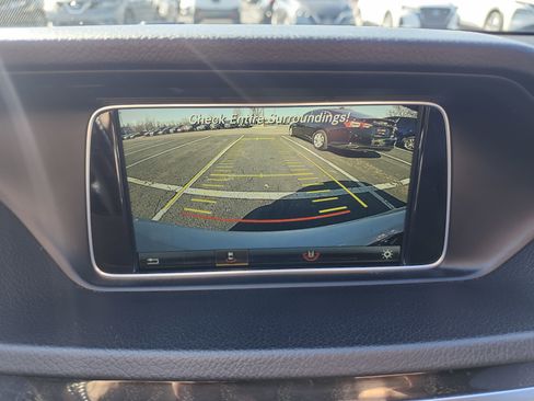 Used 2016 Mercedes-Benz E 350 Sedan image 4