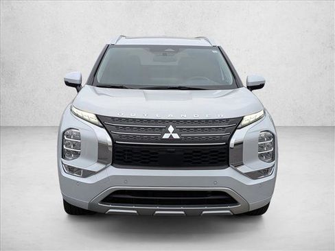 Used 2024 Mitsubishi Outlander SEL image 2