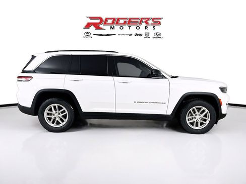 Certified 2023 Jeep Grand Cherokee Laredo X AWD/4WD image 9
