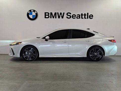 Used 2025 Toyota Camry XSE w/ Premium Plus Package image 3