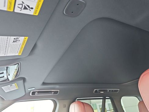 New 2026 Land Rover Range Rover SE image 28