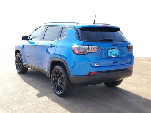 New 2026 Jeep Compass Latitude image 3