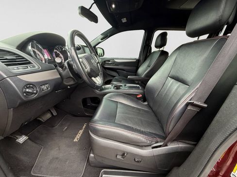 Used 2017 Dodge Grand Caravan GT FWD image 12