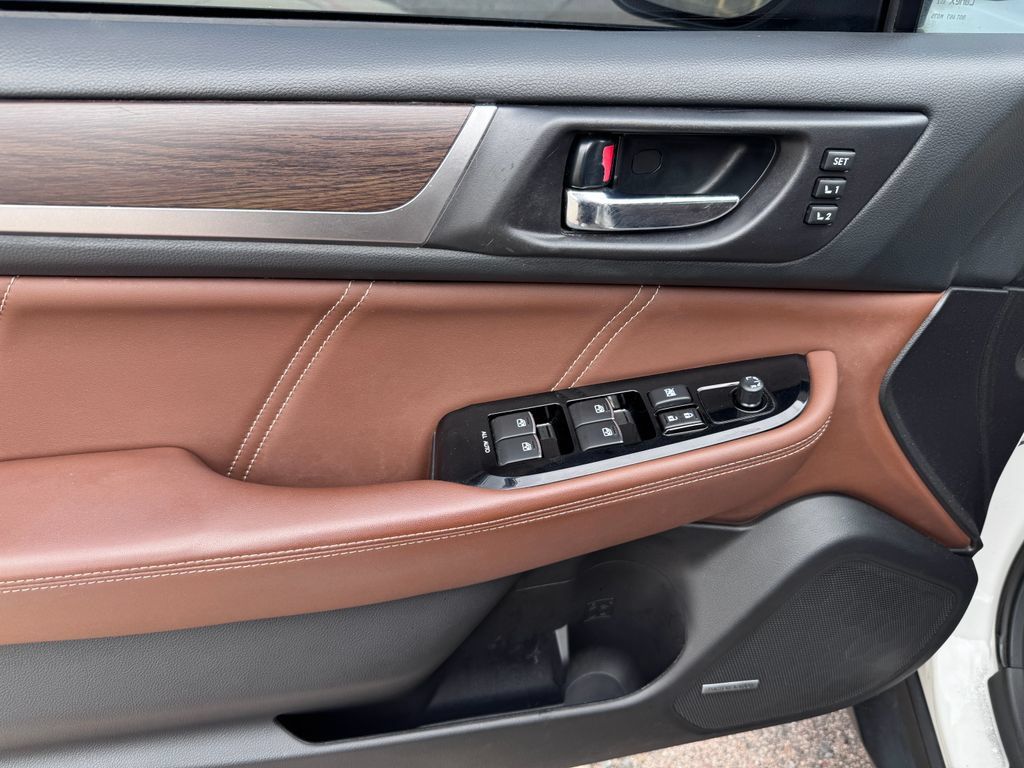 Used 2018 Subaru Outback 2.5i Touring w/ Popular Package #3 AWD/4WD image 19