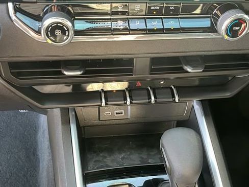 Used 2024 Chevrolet Colorado Trail Boss AWD/4WD image 13
