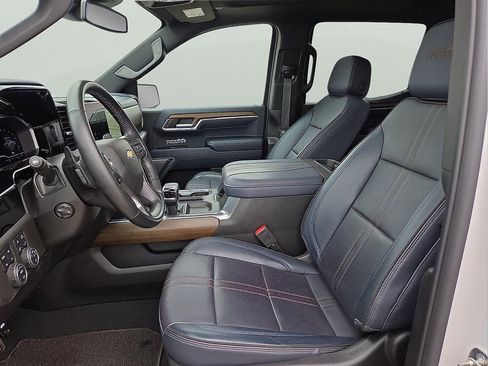 Used 2024 Chevrolet Silverado 1500 High Country AWD/4WD image 14