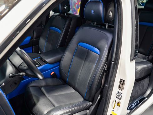 Used 2021 Rolls-Royce Cullinan Black Badge image 2