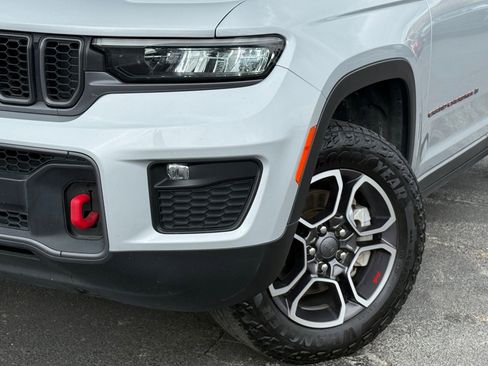 Used 2022 Jeep Grand Cherokee Trailhawk image 1