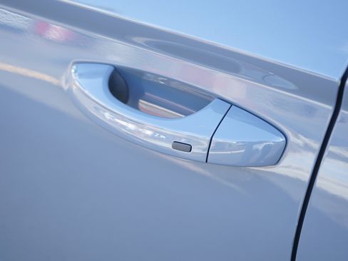 Used 2024 Volkswagen Taos SE image 9