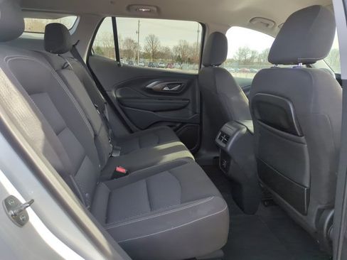 Used 2024 GMC Terrain SLE image 17