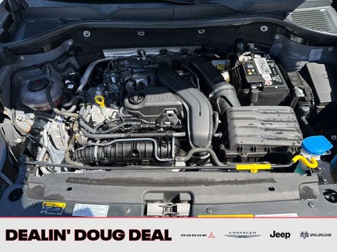 Used 2022 Volkswagen Taos SE FWD image 9