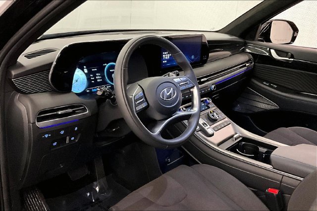 Used 2025 Hyundai Palisade Calligraphy AWD/4WD image 16