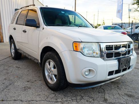 Used 2011 Ford Escape XLT image 9