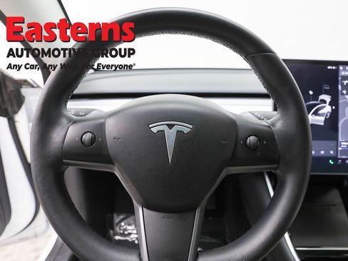 Used 2020 Tesla Model 3 Standard Range Plus image 10
