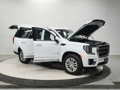 Used 2024 GMC Yukon SLT RWD image 9