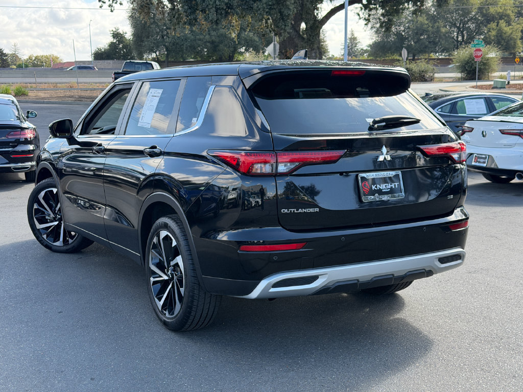 Used 2024 Mitsubishi Outlander SE FWD image 9