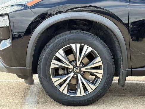 Used 2021 Nissan Rogue SV image 5