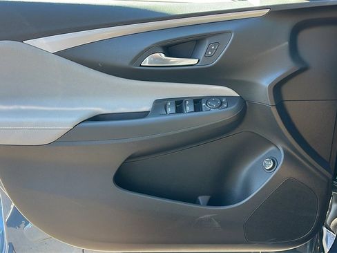 New 2025 Buick Envista Avenir image 26