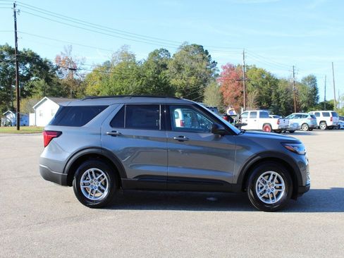 New 2026 Ford Explorer Active w/ Active Comfort Package image 8