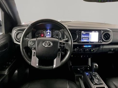 Used 2022 Toyota Tacoma TRD Off-Road w/ TRD Premium Off Road Package AWD/4WD image 8
